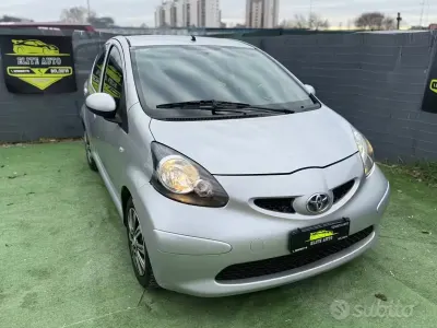 Usata Toyota Aygo 68 CV (50 kW) 2008 Grigio Utilitaria