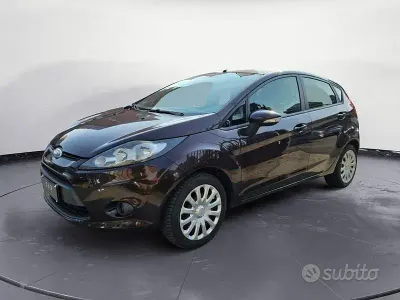 Usata Ford Fiesta 70 CV (51 kW) 2010 Viola Berlina