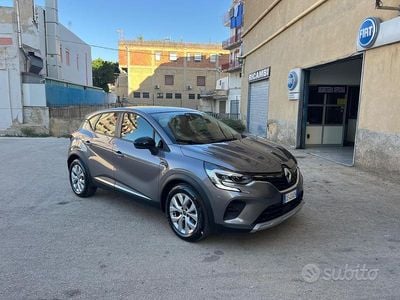 Usata Renault Captur Business 95 CV (69 kW) 2021 Grigio SUV