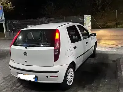 Usata Fiat Punto 80 CV (58 kW) 2003 Bianco Utilitaria