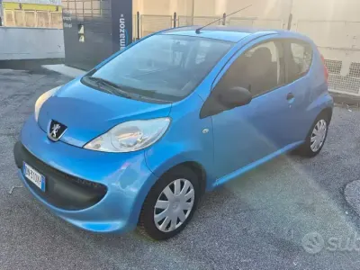 Usata Peugeot 107 68 CV (50 kW) 2008 Utilitaria
