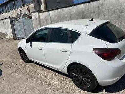 Usata Opel Astra Cosmo 125 CV (91 kW) 2011 Bianco Berlina