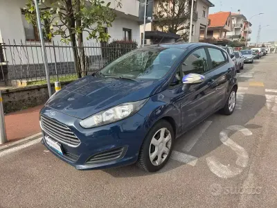 Usata Ford Fiesta Business Edition 97 CV (71 kW) 2014 Blu/azzurro Utilitaria