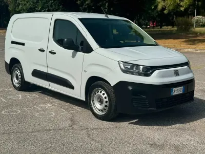 Usata Fiat Doblò S 90 CV (66 kW) 2023 Bianco Monovolume