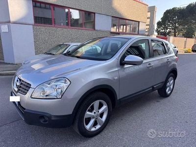 Usata Nissan Qashqai Tekna 116 CV (85 kW) 2008 Grigio SUV