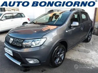 Gebraucht Dacia Sandero Stepway 90 PS (66 kW) 2017 Grau Limousine
