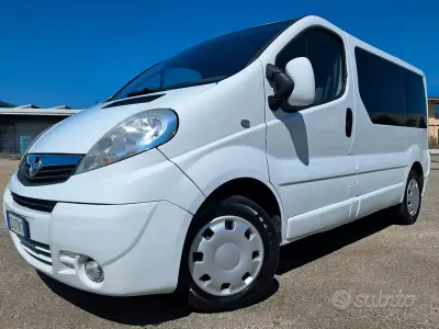 Usata Opel Vivaro 114 CV (83 kW) 2010 Bianco Monovolume