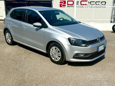 Usata VW Polo Trendline 75 CV (55 kW) 2016 Grigio Berlina