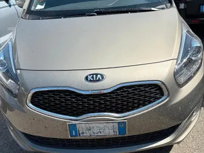 Usata Kia Carens 145 CV (106 kW) 2014 Marrone Monovolume