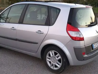 Usata Renault Scénic II Exception 137 CV (100 kW) 2005 Argento Monovolume