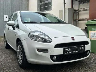 Usata Fiat Punto Street 69 CV (50 kW) 2015 Bianco Berlina