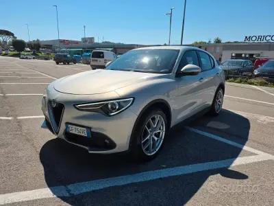 Usata Alfa Romeo Stelvio 190 CV (139 kW) 2021 Grigio SUV