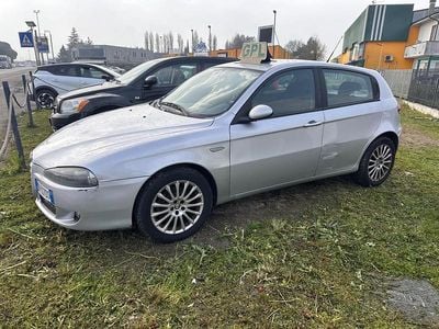 Usata Alfa Romeo 147 Progression 104 CV (76 kW) 2009 Argento Utilitaria