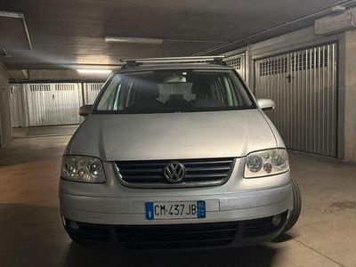 Usata VW Touran 2004 Grigio Monovolume