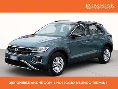 Usata VW T-Roc Life 116 CV (85 kW) 2025 Petroleum blue metallizzato ne SUV