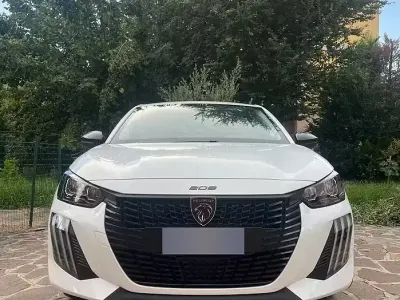 Usata Peugeot 208 75 CV (55 kW) 2024 Bianco Utilitaria