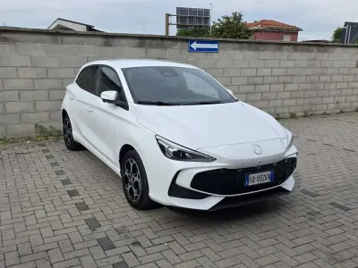 Usata MG MG3 Luxury 102 CV (75 kW) 2025 Bianco Utilitaria