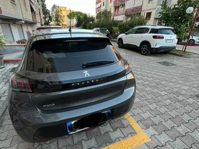Usata Peugeot 208 102 CV (75 kW) 2020 Grigio Utilitaria