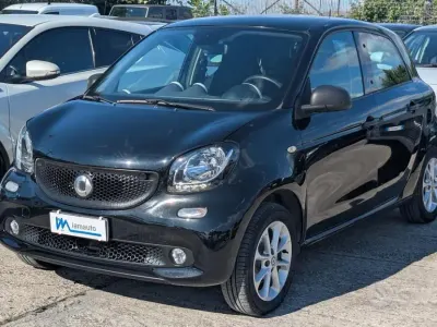 Usata Smart ForFour 71 CV (52 kW) 2018 Nero Utilitaria