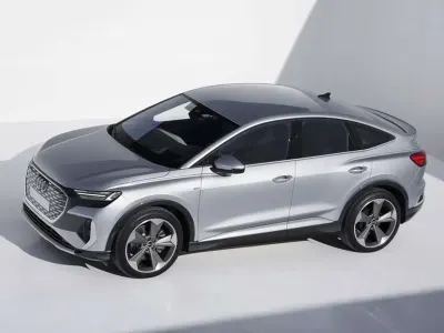 Nuova Audi e-tron S-Line 210 kW (286 CV) 2026 Grigio SUV