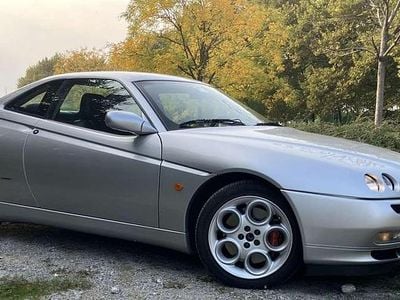 Second-hand Alfa Romeo GTV 220 CP (161 kW) 1998 Gri Coupe