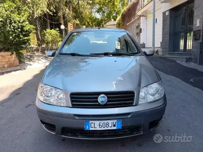Gebraucht Fiat Punto 80 PS (58 kW) 2004 Grau Kleinwagen
