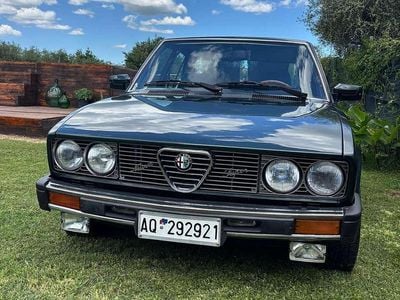 Usata Alfa Romeo Alfetta Quadrifoglio 129 CV (94 kW) 1984 Verde Berlina