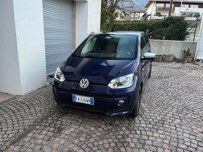 Usata VW up! CLUB 60 CV (44 kW) 2015 Blu Utilitaria