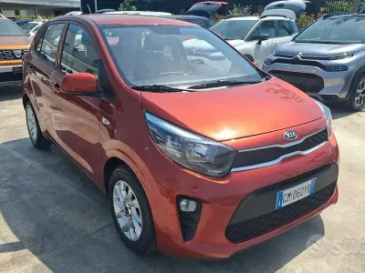 Usata Kia Picanto X-Line 67 CV (49 kW) 2023 Arancione Utilitaria