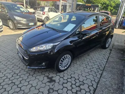 Usado Ford Fiesta Business Edition 80 HP (58 kW) 2013 Preto Sedan