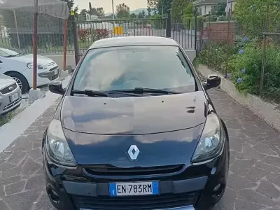 Usata Renault Clio IV Dynamique 75 CV (55 kW) 2012 Nero Berlina