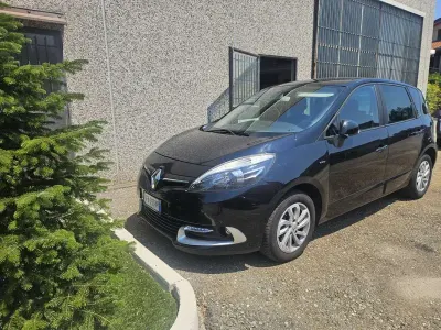 Usata Renault Scénic LIMITED 110 CV (80 kW) 2015 Monovolume