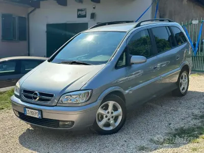 Usata Opel Zafira Elegance 125 CV (91 kW) 2005 Grigio Monovolume