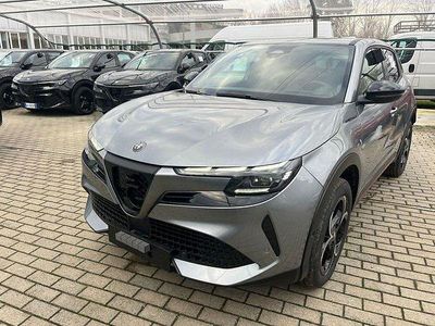 Nuova Alfa Romeo Junior Edizione Speciale 145 CV (106 kW) 2026 Grigio SUV