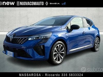 Usata Renault Clio V Techno 101 CV (74 kW) 2023 Blu Berlina