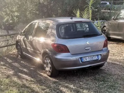 Usata Peugeot 307 90 CV (66 kW) 2005 Grigio Berlina