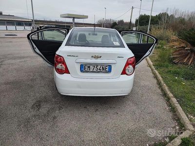 Usata Chevrolet Aveo 75 CV (55 kW) 2012 Bianco Berlina