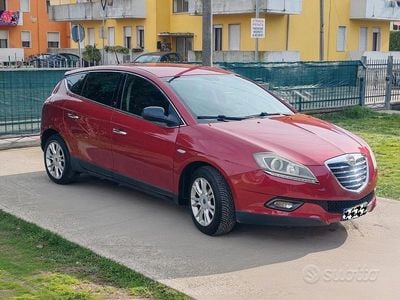 Usata Lancia Delta 120 CV (88 kW) 2011 Utilitaria