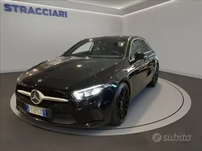Usata Mercedes A180 136 CV (100 kW) 2018 Nero metallizzato Berlina