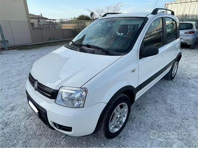 Usata Fiat Panda Climbing 60 CV (44 kW) 2008 Bianco Utilitaria