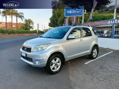 Usata Daihatsu Terios SHO 104 CV (76 kW) 2009 Grigio SUV
