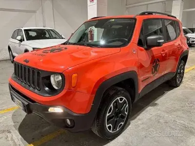Usata Jeep Renegade Trailhawk 170 CV (125 kW) 2015 Rosso SUV