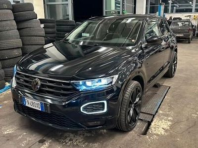 Usata VW T-Roc R-line 150 CV (110 kW) 2018 Nero SUV