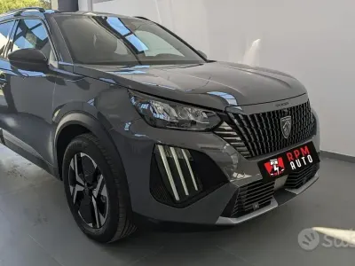 Usata Peugeot 2008 Allure 101 CV (74 kW) 2025 Grigio SUV
