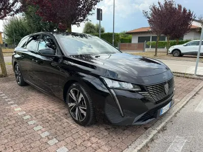 Usata Peugeot 308 SW Allure 131 CV (96 kW) 2023 Marrone Station wagon