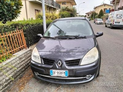 Usata Renault Scénic II 106 CV (77 kW) 2007 Nero Monovolume