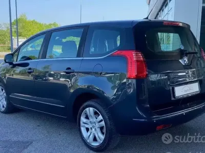 Gebraucht Peugeot 5008 112 PS (82 kW) 2011 Van / Kleinbus