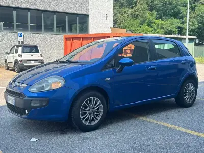 Usata Fiat Punto Evo Dynamic 77 CV (56 kW) 2011 Blu/azzurro Utilitaria