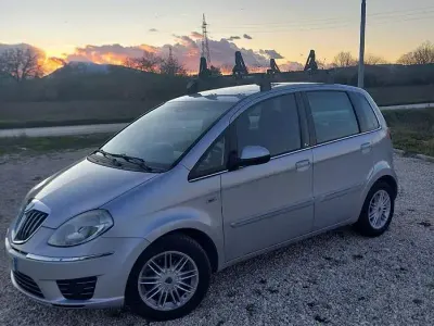 Gebraucht Lancia Musa 90 PS (66 kW) 2010 Van / Kleinbus