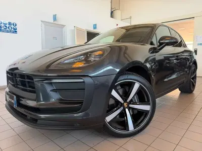 Usata Porsche Macan Sport 265 CV (194 kW) 2023 Grigio SUV